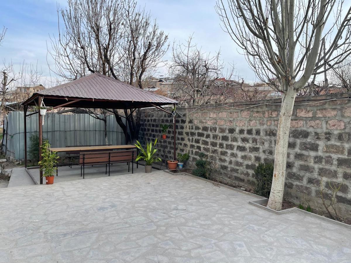 Noragyugh Guest House Yerevan Bagian luar foto